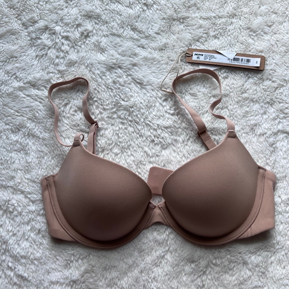 SKIMS Nude Toned Smooth Molded Bra
